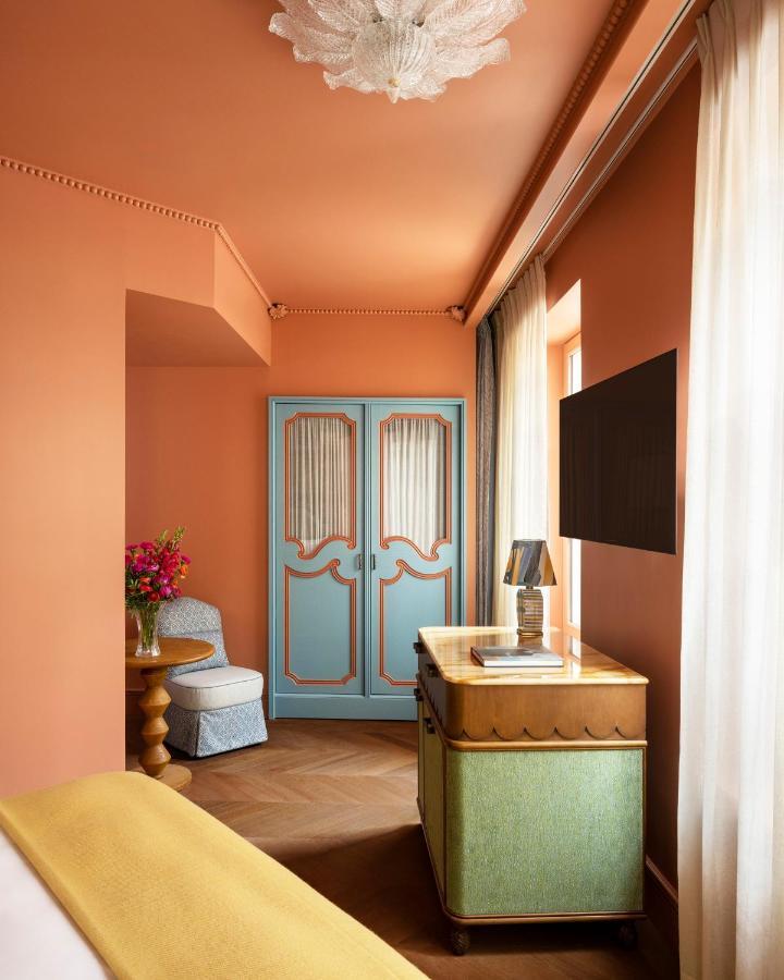 Le Grand Mazarin Hotel Paris Exterior photo